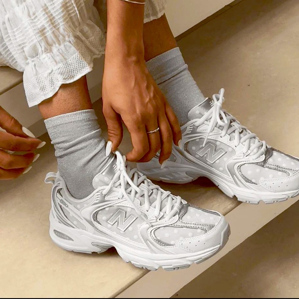 ⚪️⚪️ NEW BALANCE 530 POLKA DOT ⚪️⚪️ - Picture 2 of 6